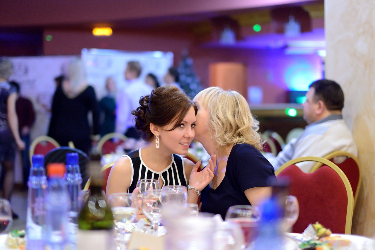 探索情感與時(shí)尚潮流的融合，愛(ài)尤物最新動(dòng)態(tài)