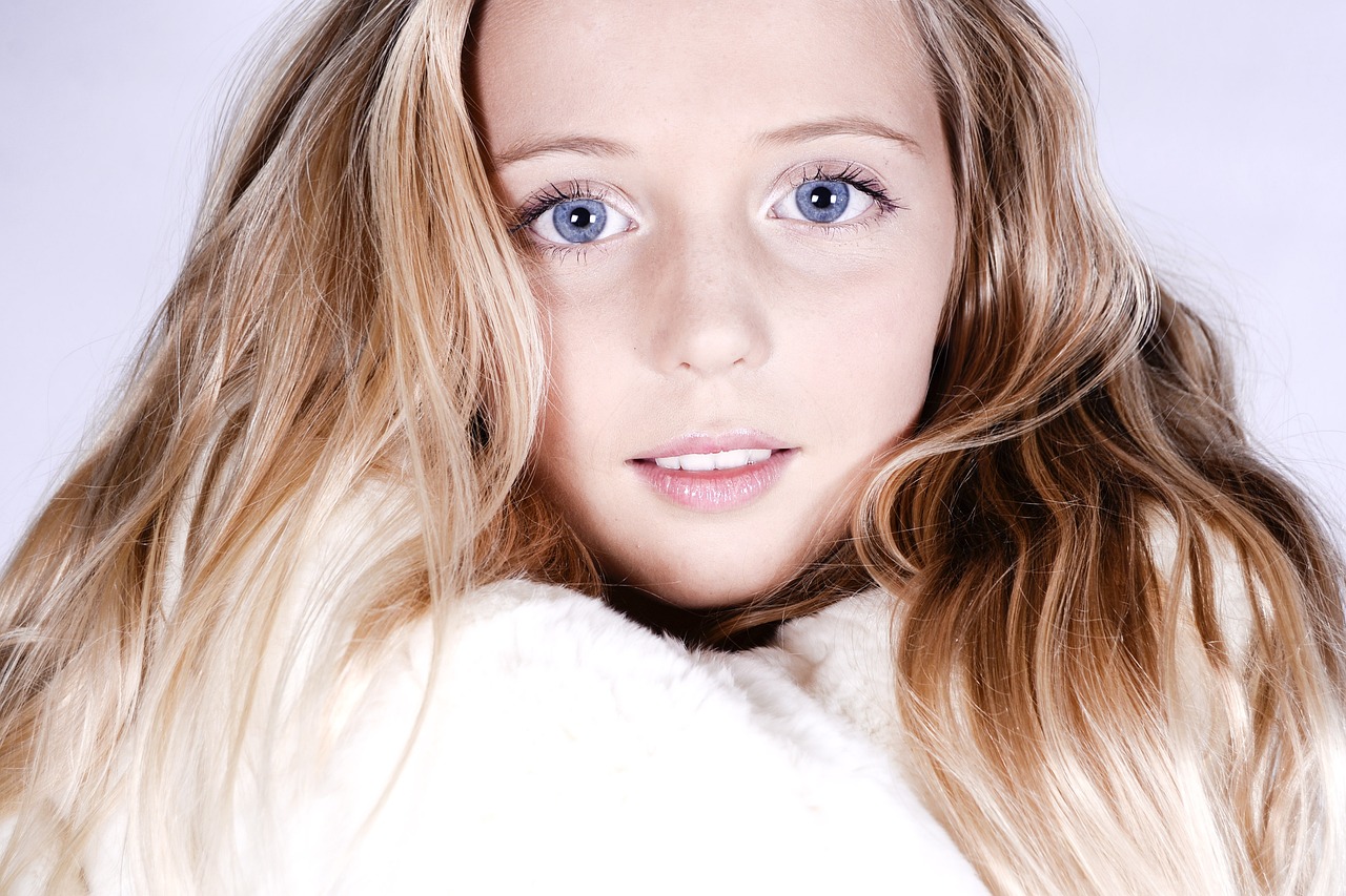 青春正妹，魅力時尚潮流的展現(xiàn)