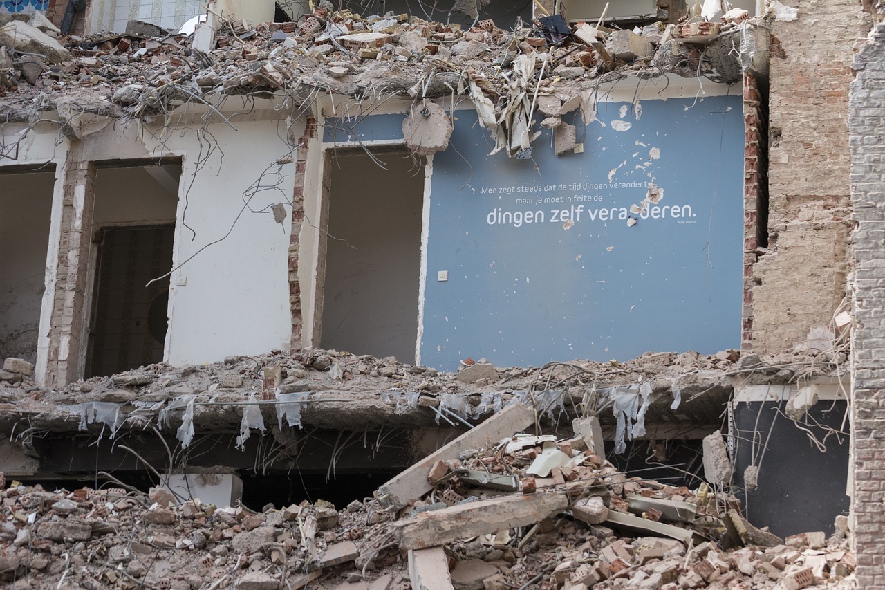 張石高速爆炸最新進展，實時更新事故情況