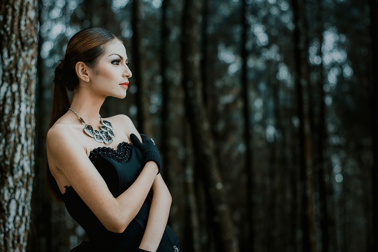 張?zhí)鞇圩钚聢D片展示多元魅力與時尚風(fēng)采