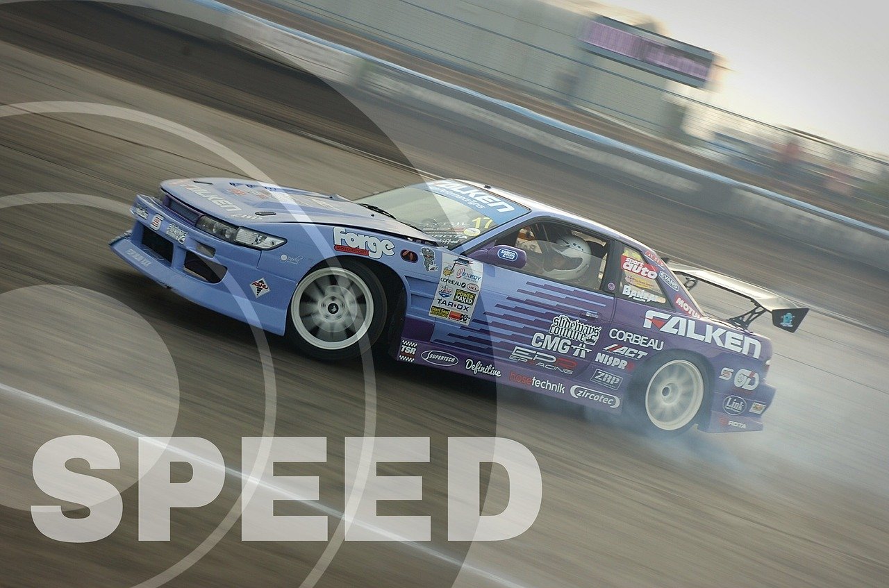 日產(chǎn)最新超跑，速度與力量的極致融合亮相街頭！