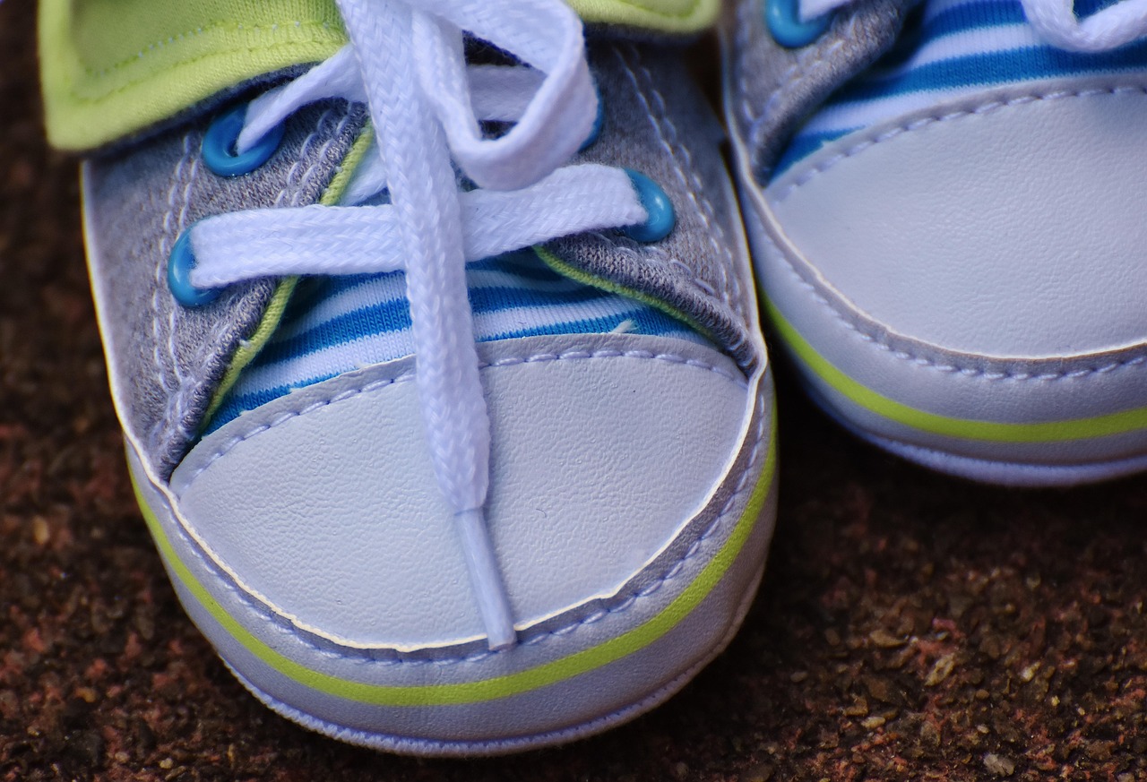 揭秘2017最新潮鞋魅力與趨勢，引領(lǐng)時尚前沿探索