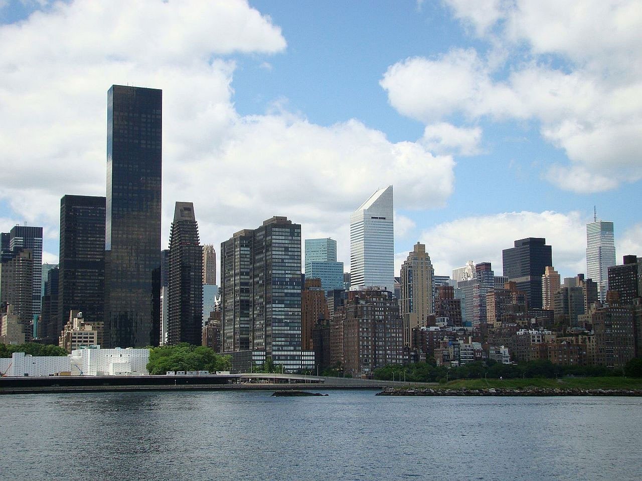 浦北最新樓盤，現(xiàn)代城市生活的理想探索之地